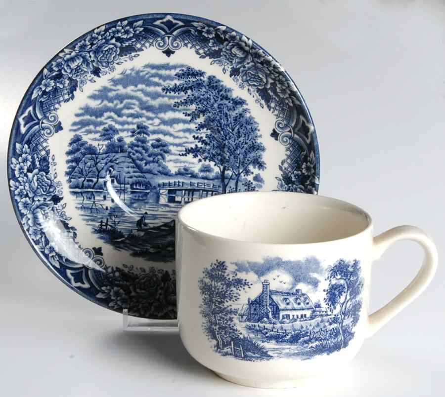 RT1 Breakfast Cup & Saucer Set by Royal Art (England)-1
