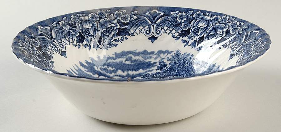 RT1 9" Round Vegetable Bowl by Royal Art (England)-1