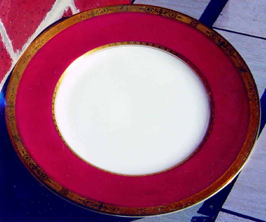Z347 Red Dinner Plate by Royal Worcester-1