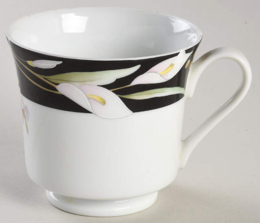 Symphony Black Footed Cup by Ranmaru-1