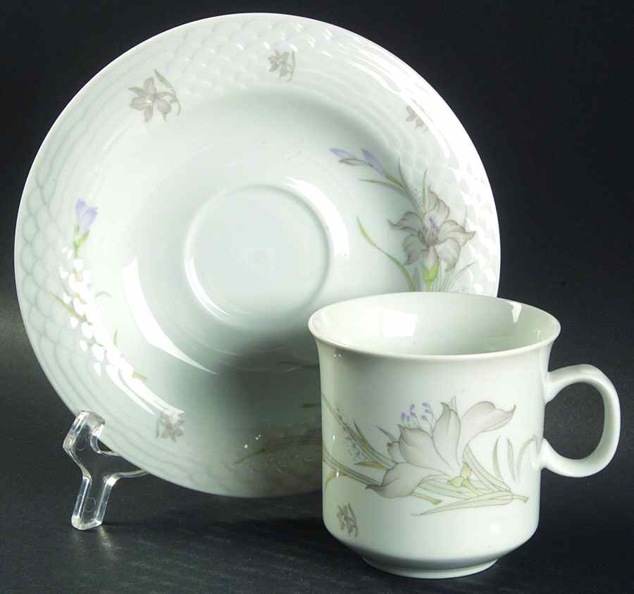 Daffodil (Extra Small Flowers) Flat Cup & Saucer Set by Renoir-1
