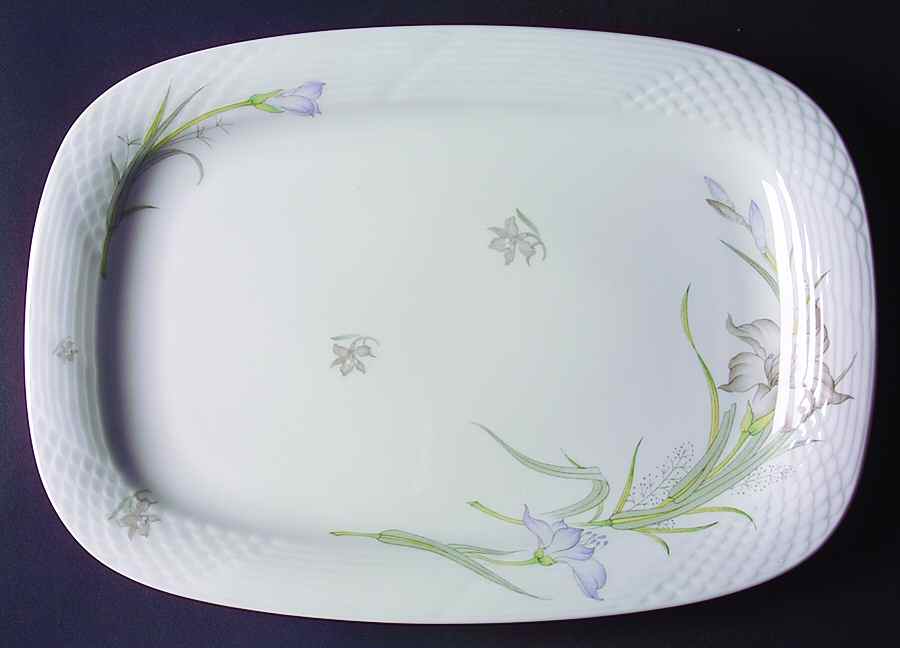 Daffodil (Extra Small Flowers) 13" Oval Serving Platter by Renoir-1