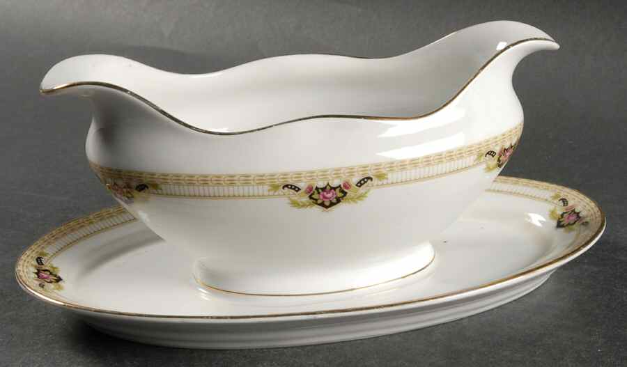 Belmont Gravy Boat with Attached Underplate by Royal Bayreuth-1