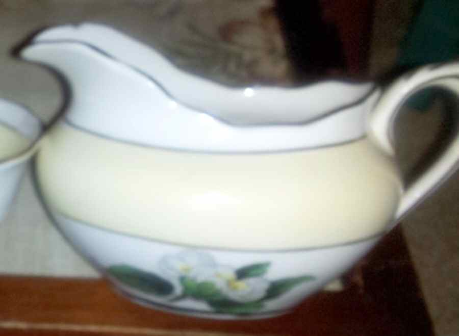 ROA65 Creamer by Royal Albert-1