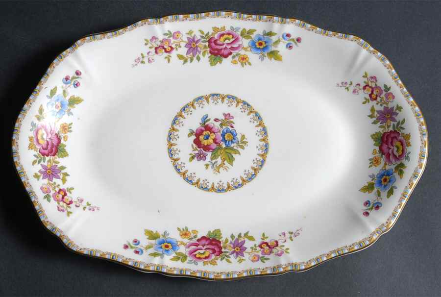 Malvern (Scalloped) 11" Oval Serving Platter by Royal Grafton-1