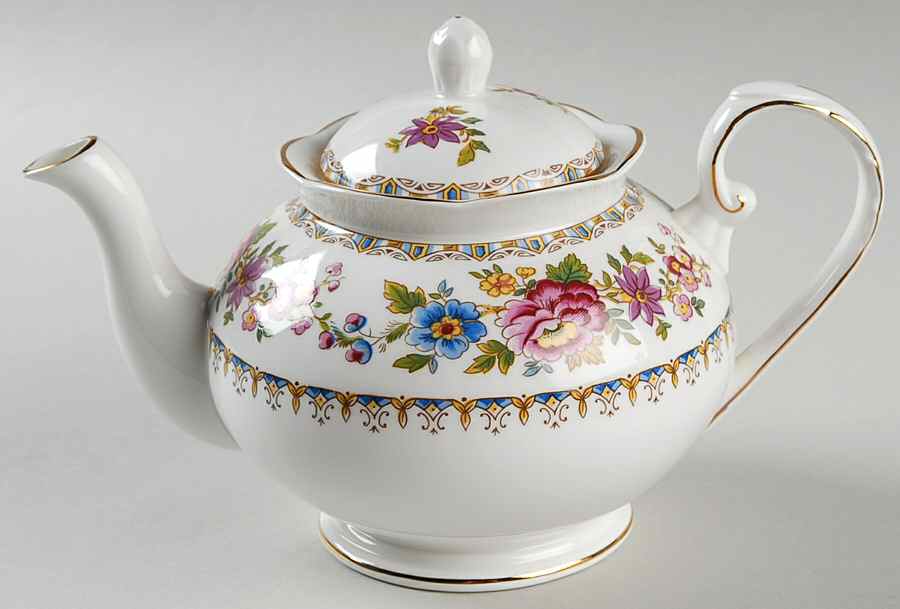Malvern (Scalloped) Teapot & Lid by Royal Grafton-1