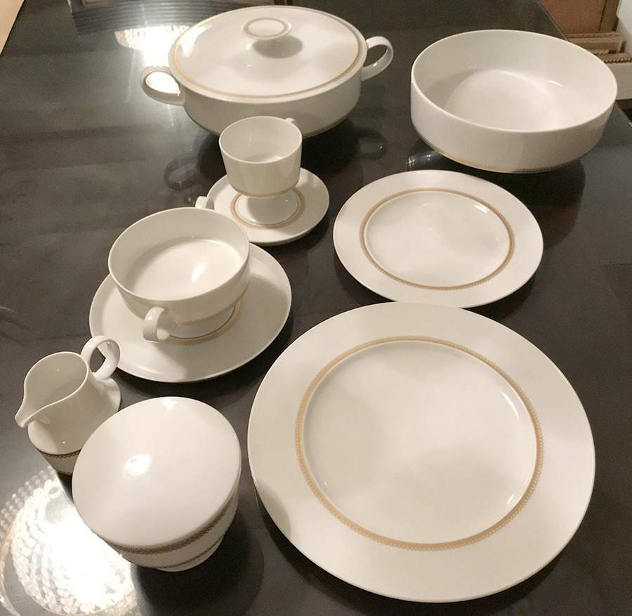 R862 Dinner Plate by Rosenthal - Continental-1