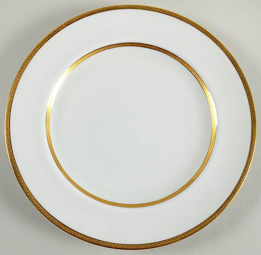 RA6954 Luncheon Plate by Royal Doulton-1