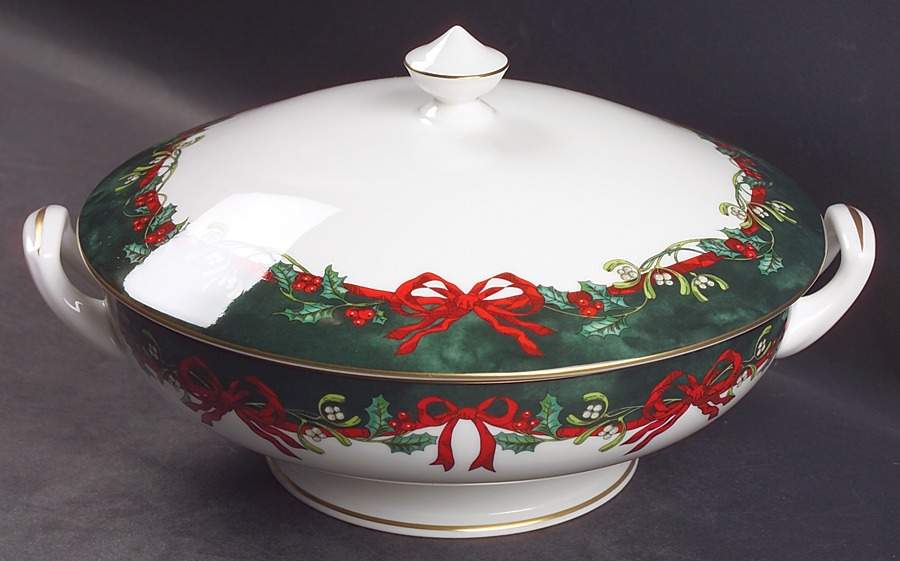 Holly Ribbons Green Round Covered Vegetable by Royal Worcester-1