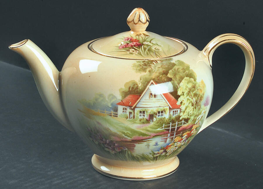 Red Roof Cottage Yellow Albans Tea Pot & Lid by Royal Winton-1