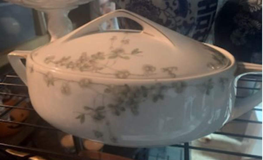 Mistletoe (No Trim) Oval Covered Vegetable by Rosenthal - Continental-1