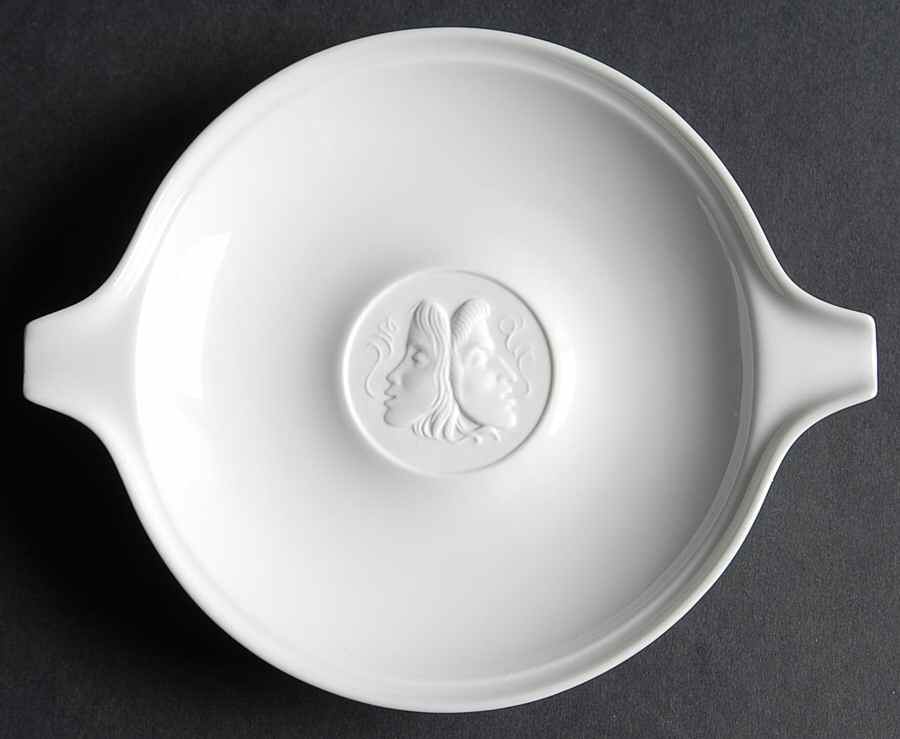 Arcadia Cream--White Small Ashtray by Royal Berlin-1