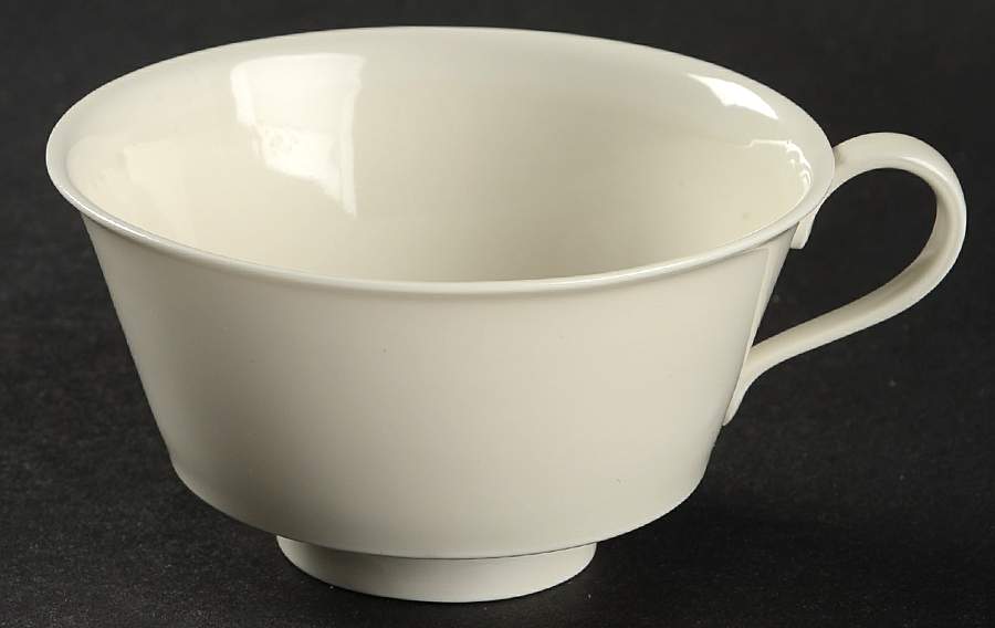 Arcadia Cream--White Footed Cup by Royal Berlin-1