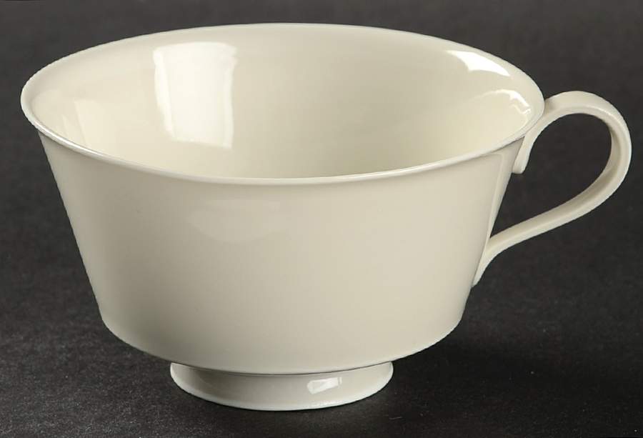 Arcadia Cream--White Footed Cup by Royal Berlin-1