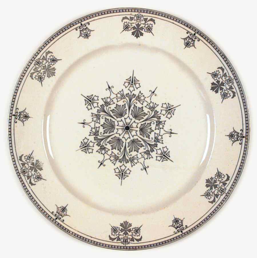 Versailles Black Dinner Plate by Royal Doulton-1