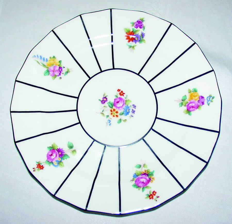 N7790 Dinner Plate by Royal Cauldon-1