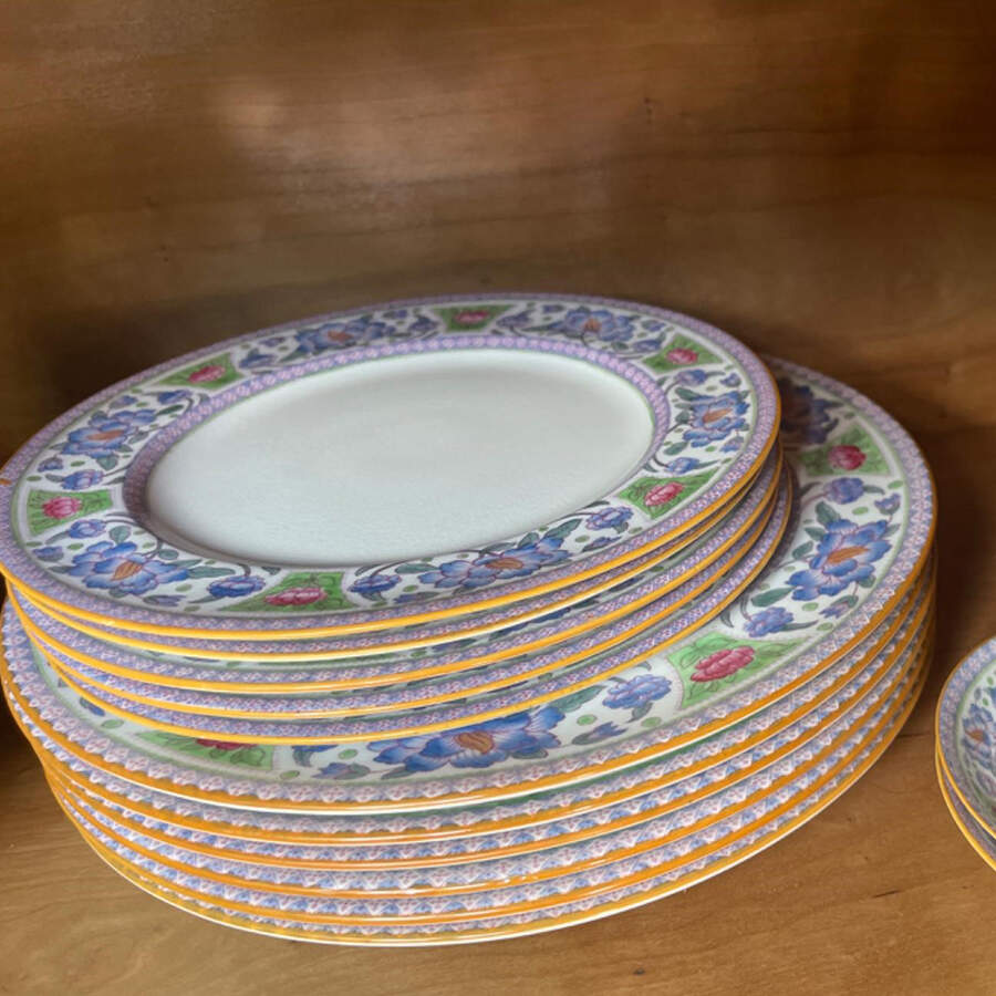 E8068 Luncheon Plate by Royal Doulton-1