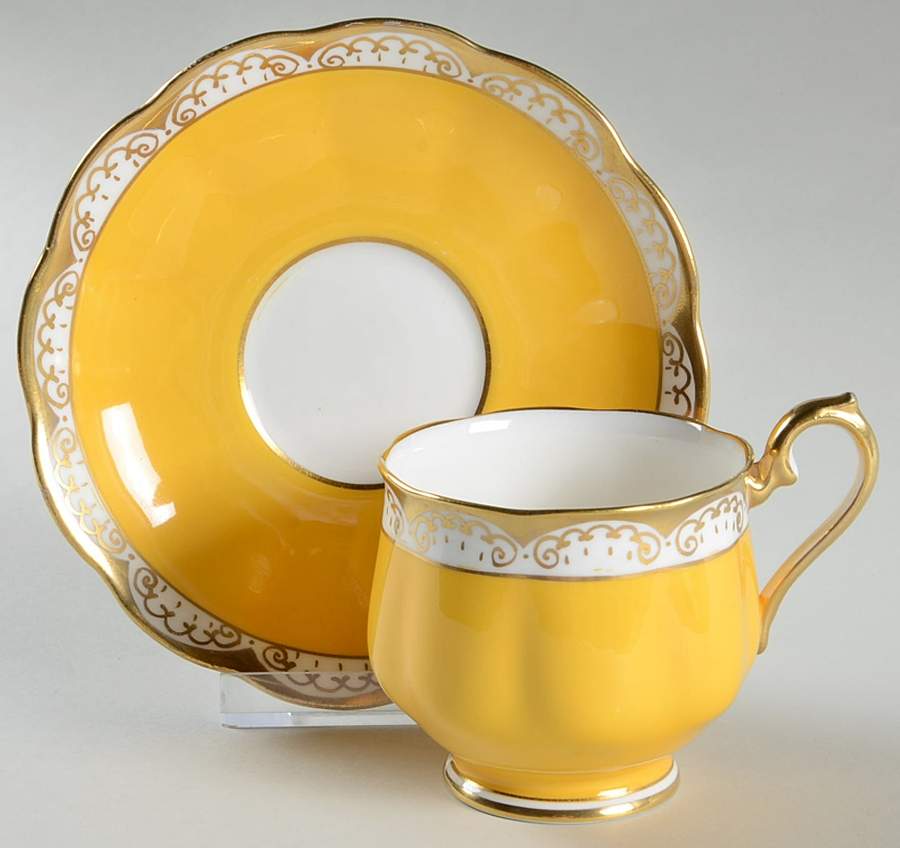 ROA69 Footed Cup & Saucer Set by Royal Albert-1