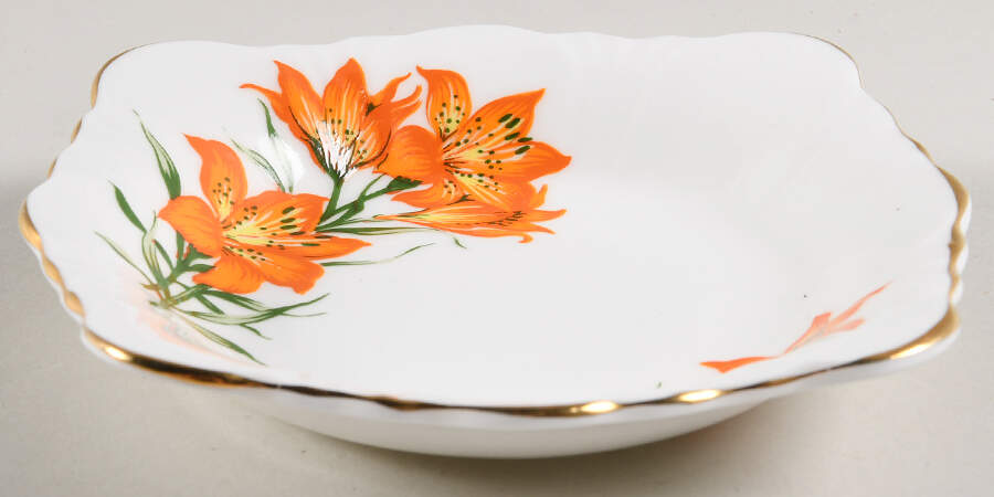 Prairie Lily (Ribbed, Gold Trim) Sweet Meat Dish 4" by Royal Windsor-1