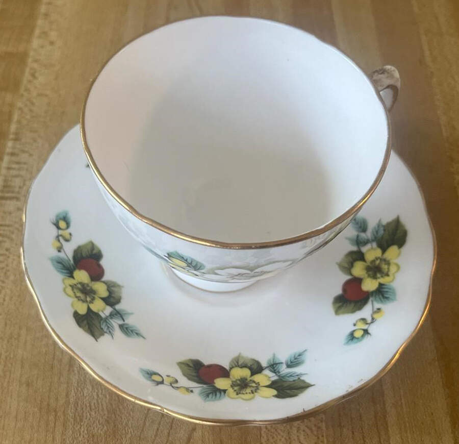 8222 Footed Cup & Saucer Set by Royal Vale-1