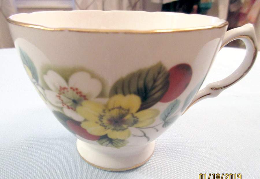 8222 Footed Cup by Royal Vale-1