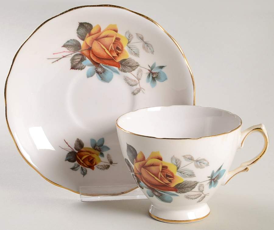 8215 Footed Cup & Saucer Set by Royal Vale-1