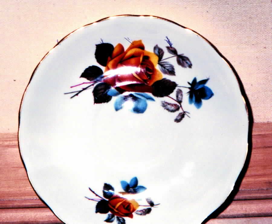 8215 Saucer by Royal Vale-1