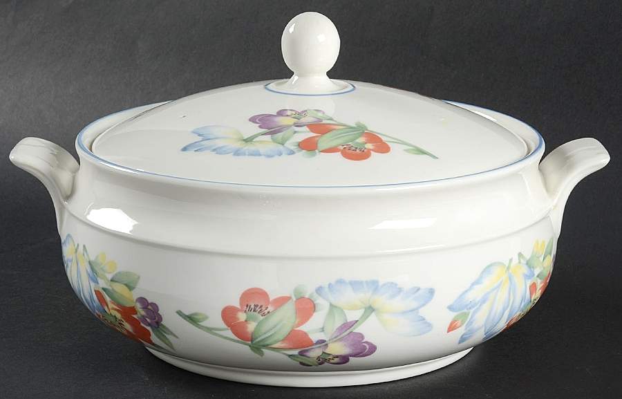 Fontainebleau Round Covered Vegetable by Royal Doulton-1