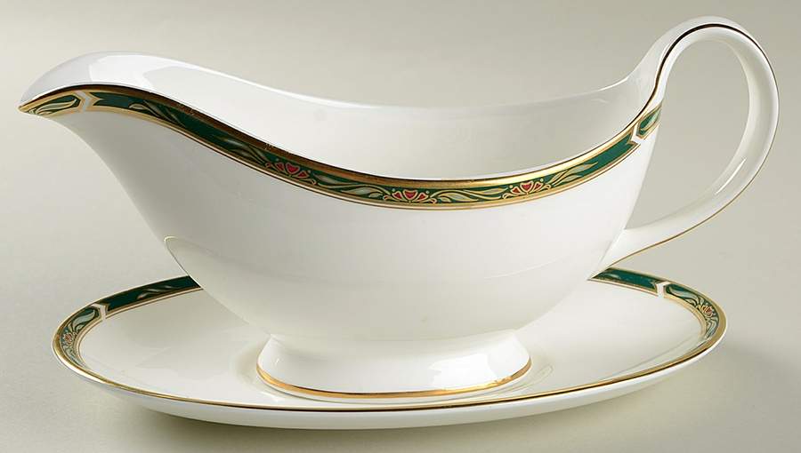 Haversham Gravy Boat & Underplate by Royal Doulton-1