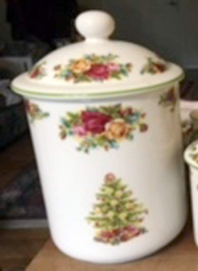 Old Country Roses (Holiday Classic Collection) Cookie Jar & Lid by Royal Albert-1