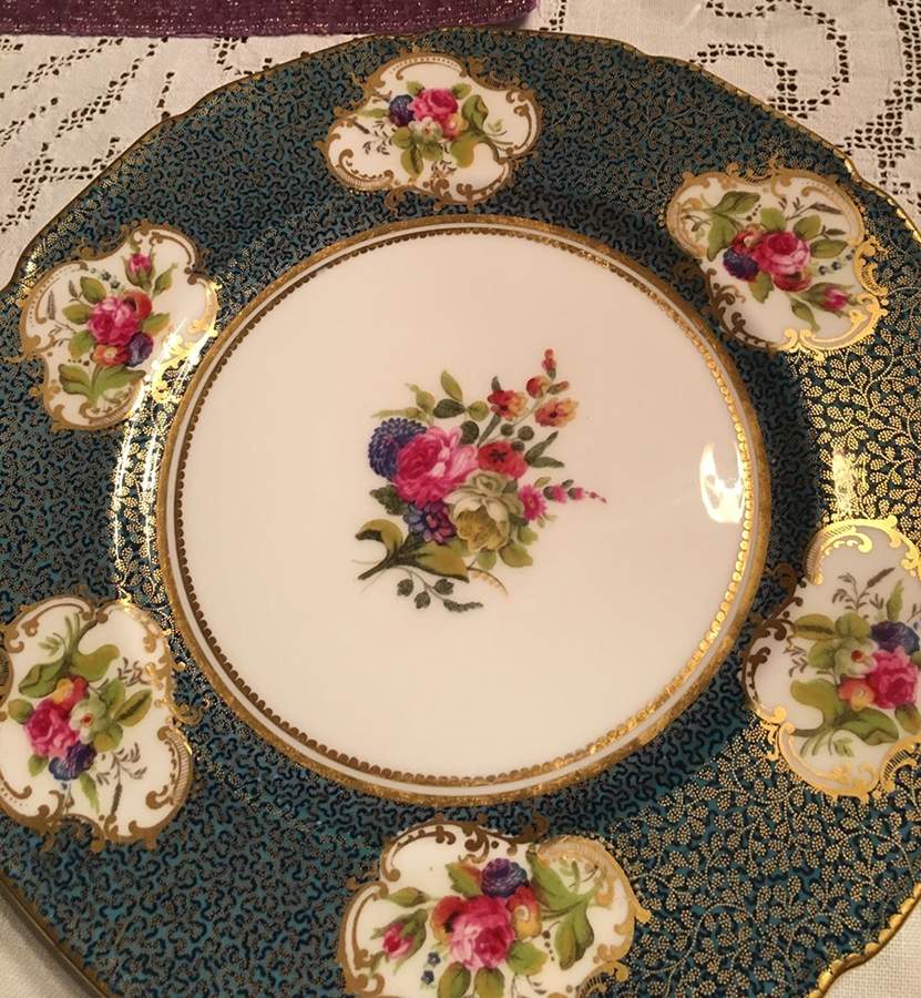 Z9706 Dinner Plate by Royal Doulton-1