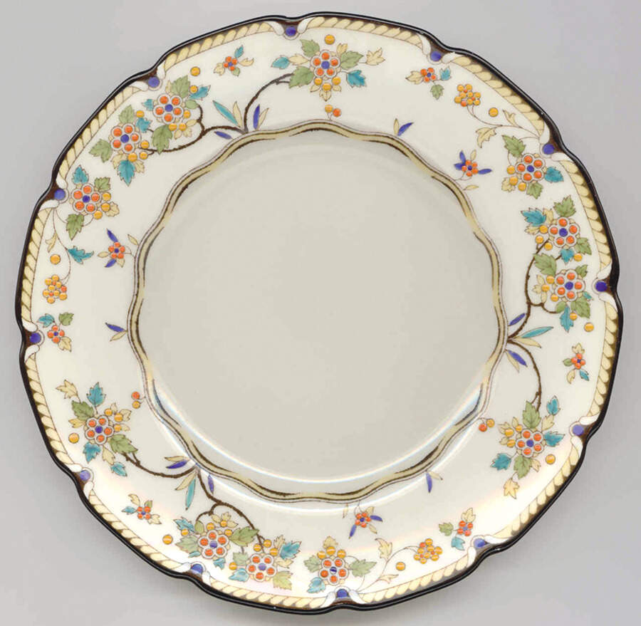 RP444 Dinner Plate by Royal Doulton-1