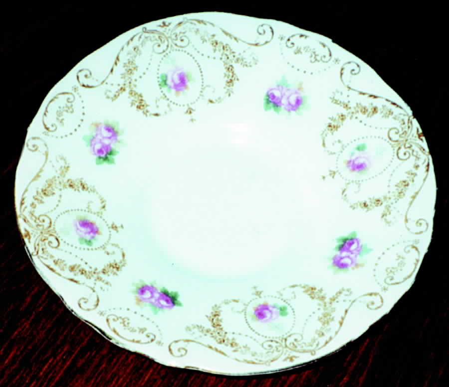 E3321 Saucer by Royal Doulton-1