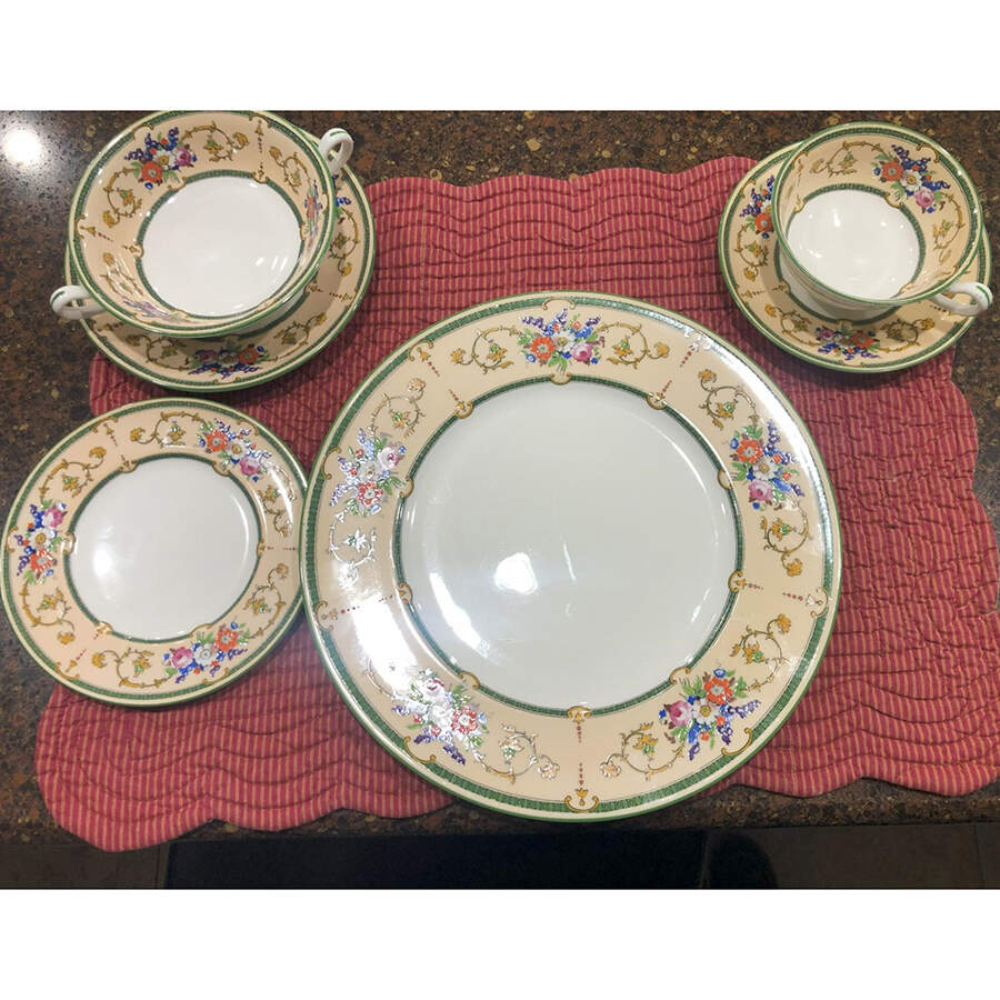 V6984 Dinner Plate by Royal Cauldon-1