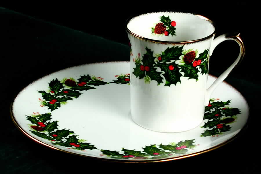 Yuletide (Smooth) Snack Plate & Cup Set by Rosina-Queens-1