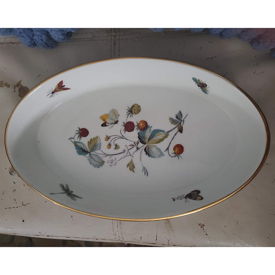 Strawberry Fair (Oven To Table, Gold) 10" Oval Baker by Royal Worcester-1