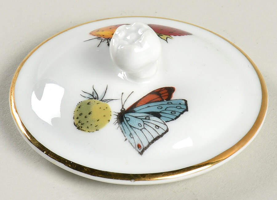 Strawberry Fair (Oven To Table, Gold) Lid for 2 Pc Pot de Creme by Royal Worcester-1