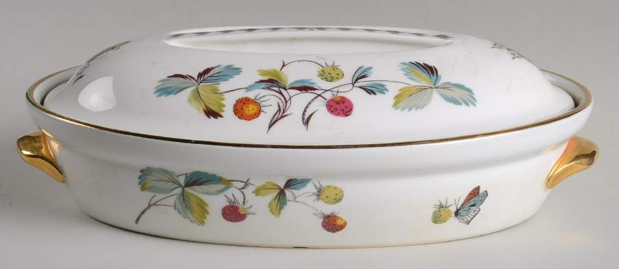 Strawberry Fair (Oven To Table, Gold) Large Oval Entree Dish & Lid by Royal Worcester-1