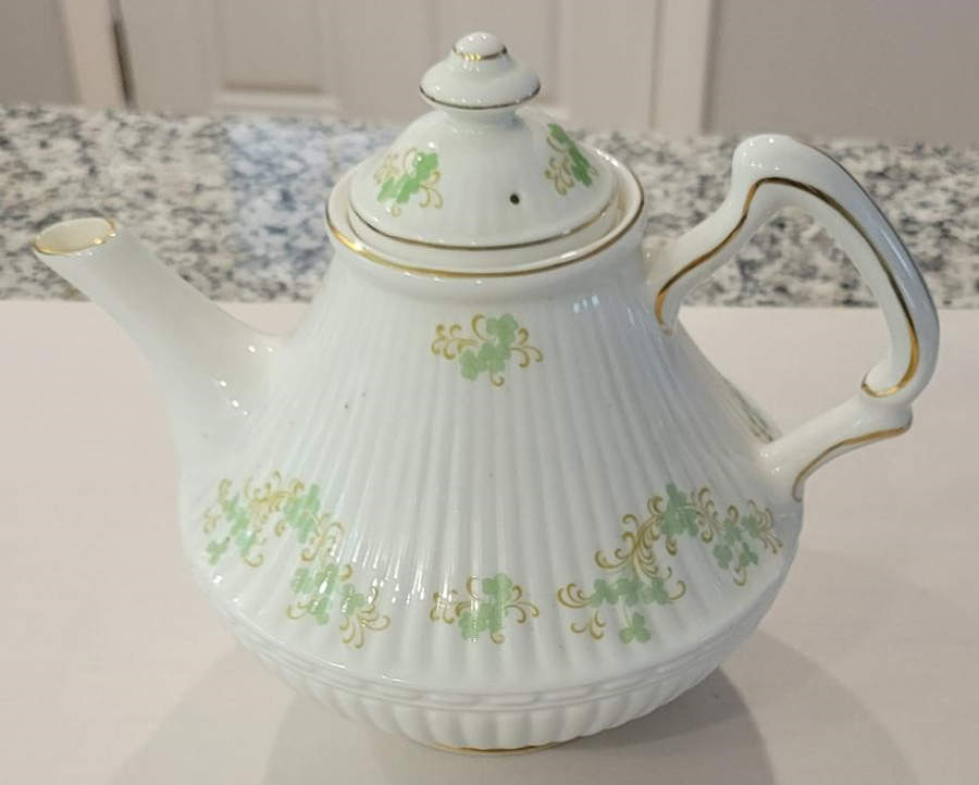 RTA16 Teapot & Lid by Royal Tara-1