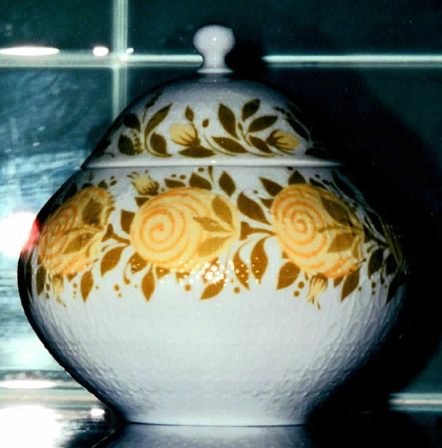 R924 Sugar Bowl & Lid by Rosenthal - Continental-1