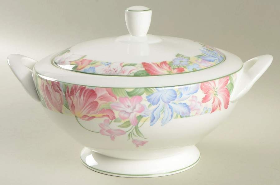 Fonteyn Round Covered Vegetable by Royal Albert-1