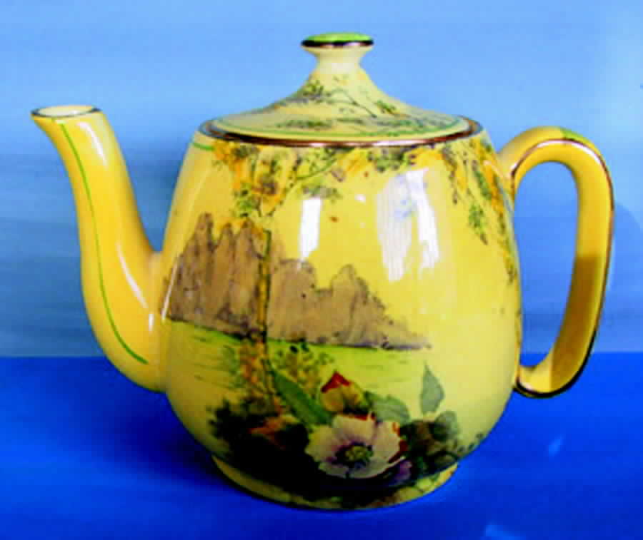 4071 Teapot & Lid by Royal Winton-1