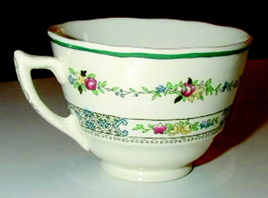 D4371 Footed Cup by Royal Doulton-1