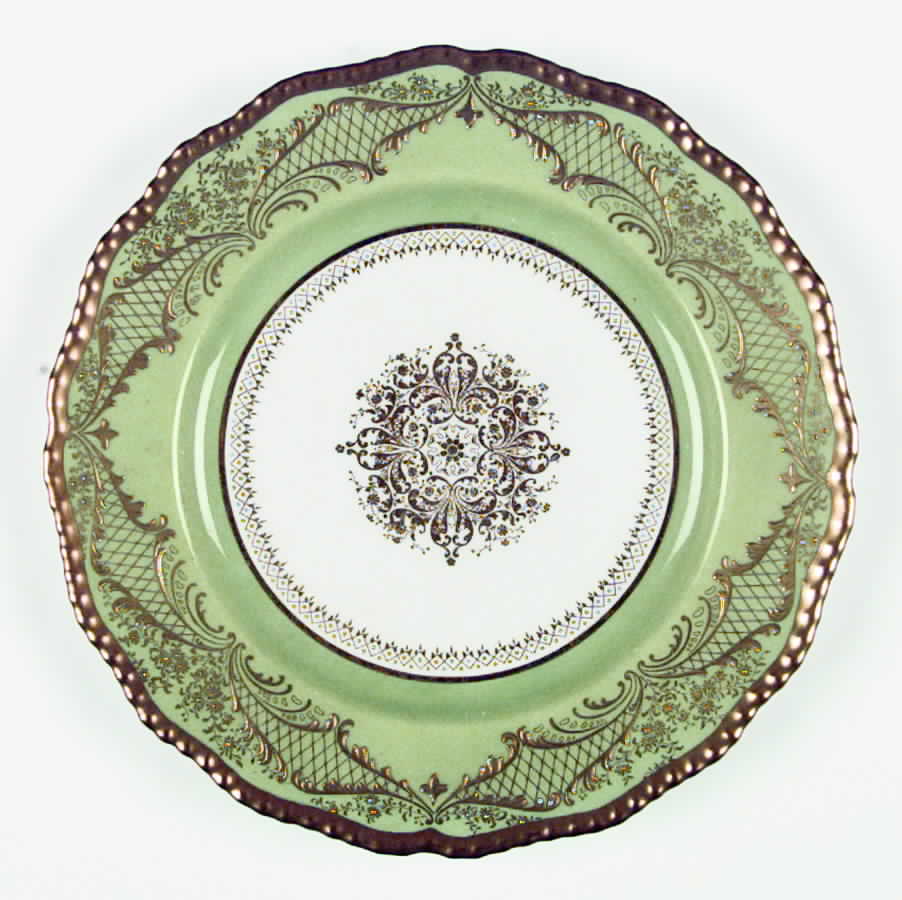 RA2600B (Center Design) Dinner Plate by Royal Doulton-1