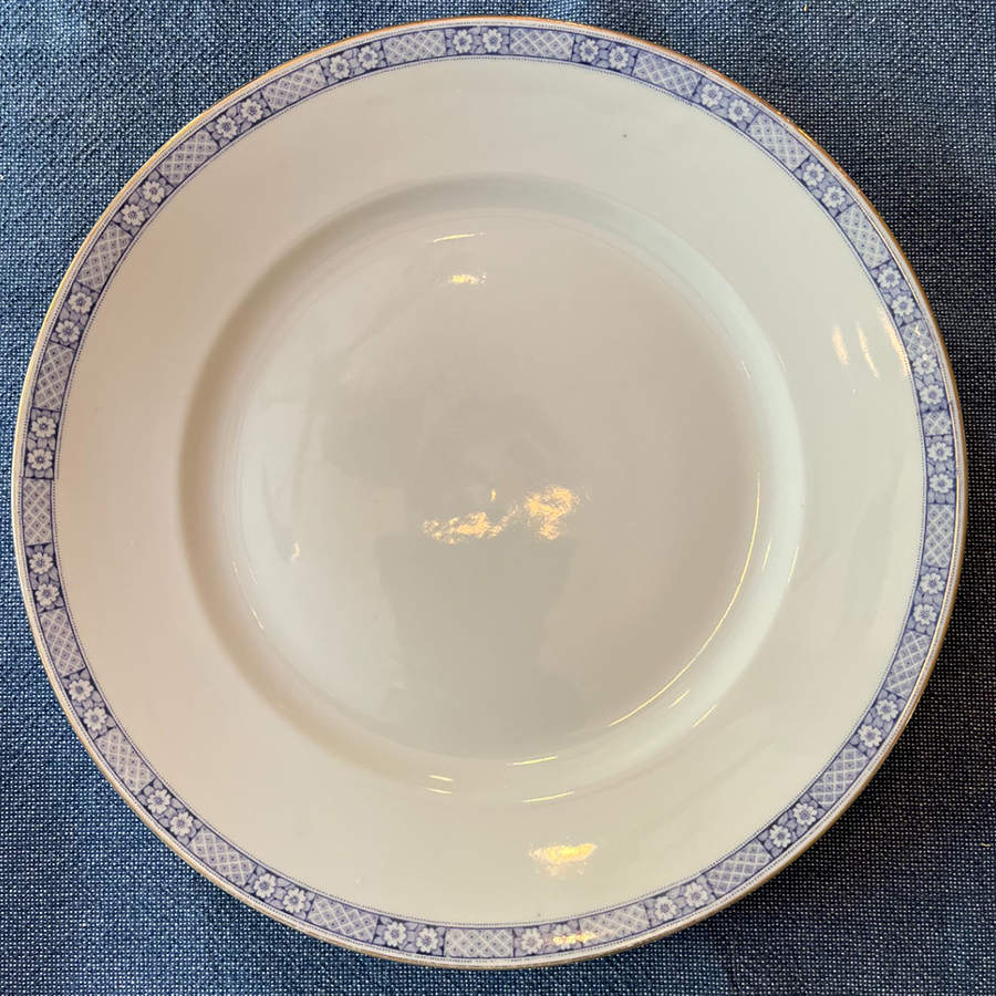 ROB233 Dinner Plate by Royal Bayreuth-1
