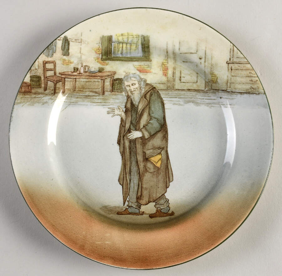 Dickens (Green Trim) Dessert/Pie Plate by Royal Doulton-1