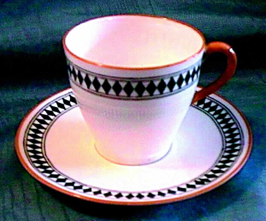 HB9833 Flat Cup & Saucer Set by Royal Doulton-1