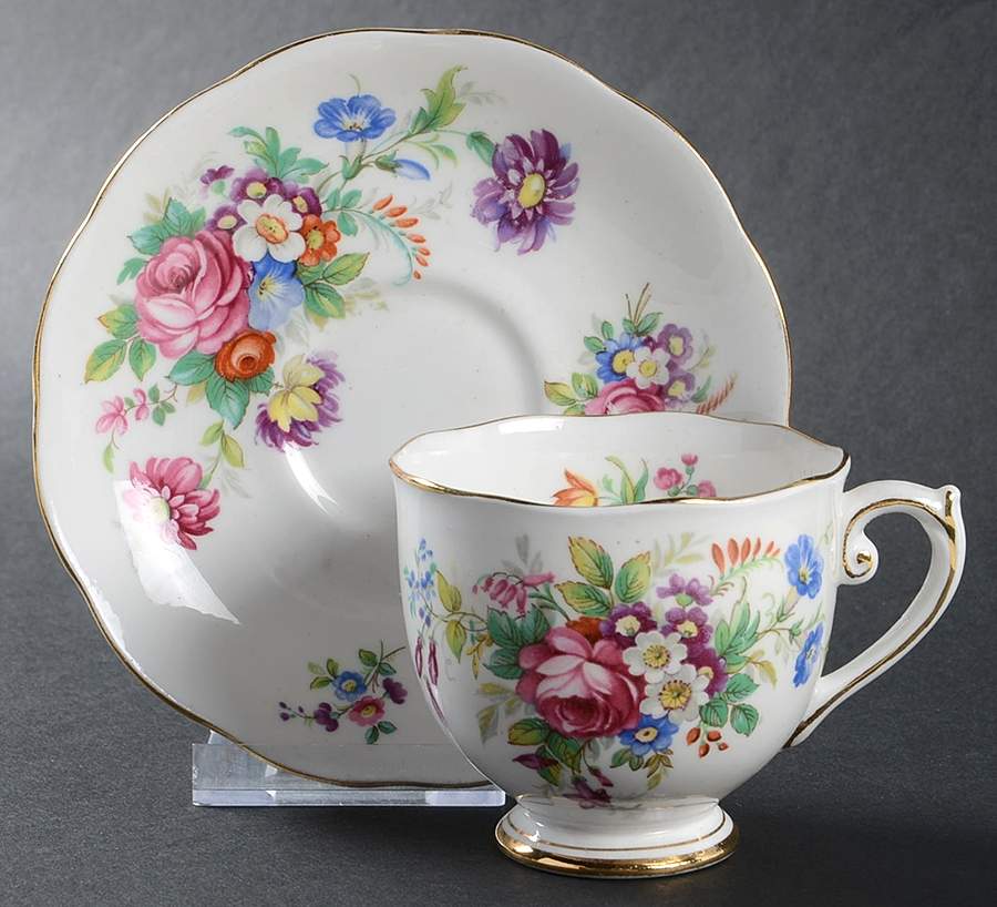 Minuet (B401) Footed Cup & Saucer Set by Roslyn (England)-1