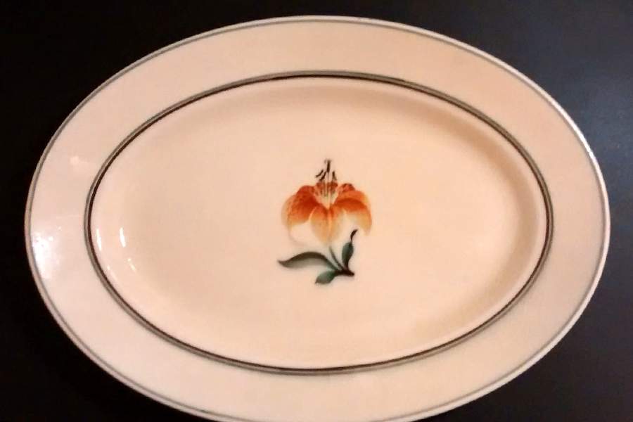 Jenny 12" Oval Serving Platter by Royal Copenhagen-1