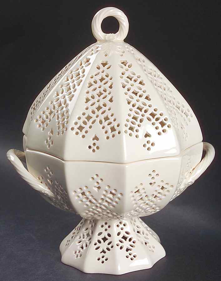 Masterpieces Cream Bowl with Lid by Royal Creamware-1